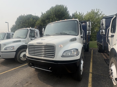 2018 FREIGHTLINER M2 Flatbed Truck Flatbed Truck #23873