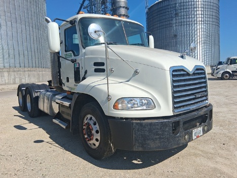 2016-mack-cxu613-tandem-axle-daycab #23912
