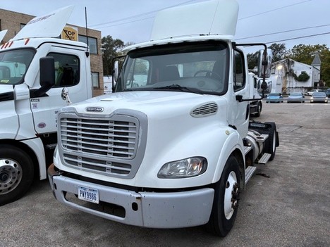 2018-freightliner-m2-single-axle-daycab #24072