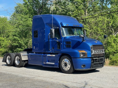 2019 MACK ANTHEM Tandem Axle Sleeper #10441