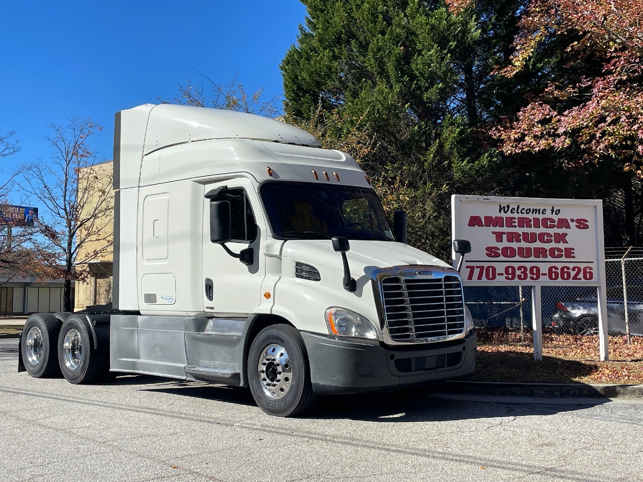 USED 2018 FREIGHTLINER CASCADIA 113 TANDEM AXLE SLEEPER TRUCK #10466 USED 2018 FREIGHTLINER CASCADIA 113 TANDEM AXLE SLEEPER TRUCK #10466
