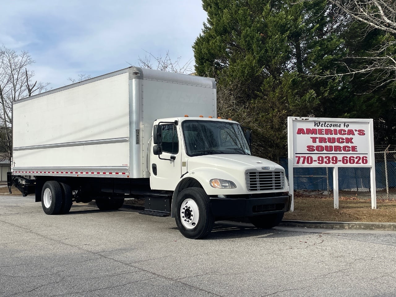 USED 2020 FREIGHTLINER M2106 BOX VAN TRUCK #10518 USED 2020 FREIGHTLINER M2106 BOX VAN TRUCK #10518