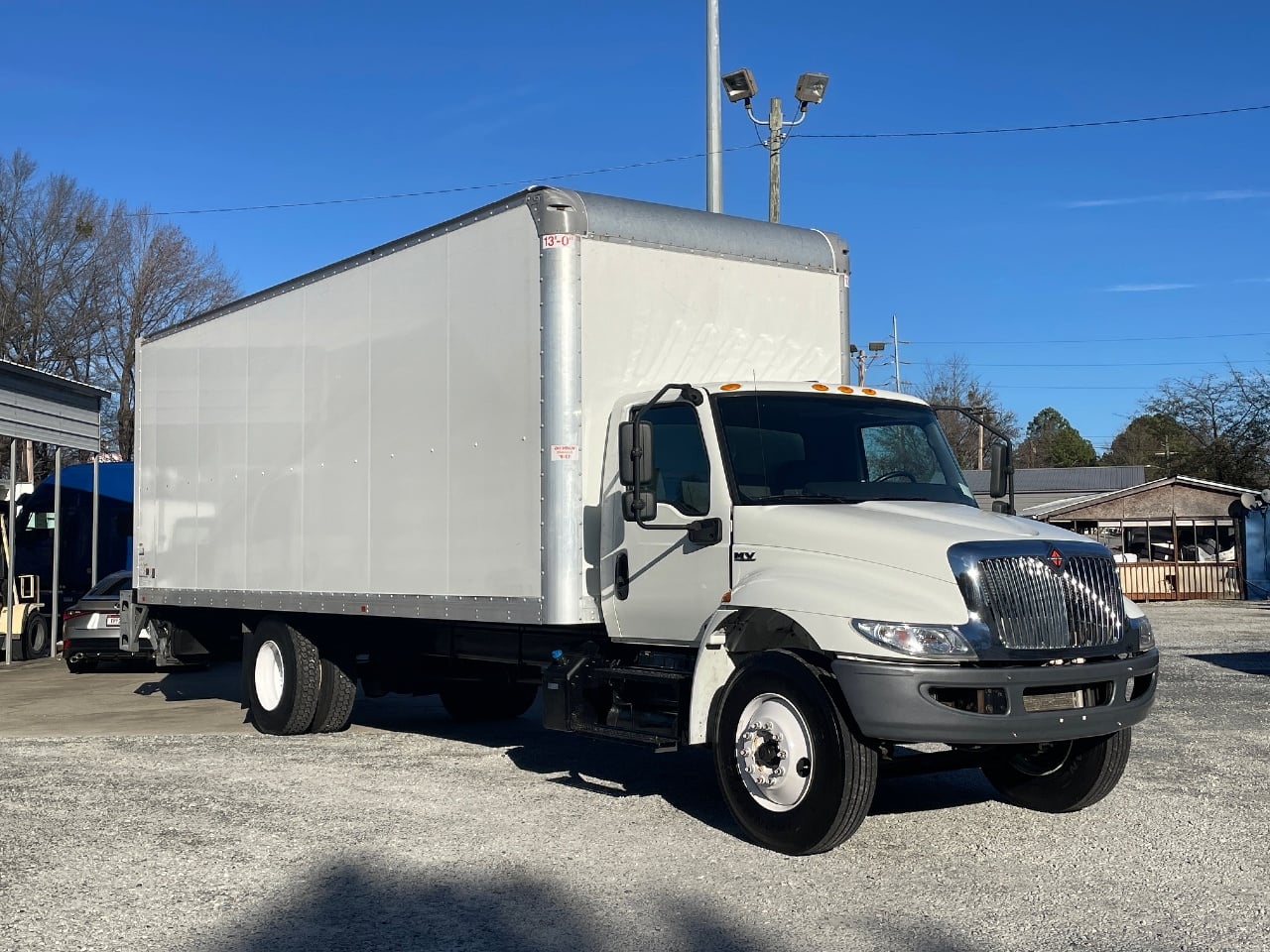 USED 2022 INTERNATIONAL MV607 BOX VAN TRUCK #10528 USED 2022 INTERNATIONAL MV607 BOX VAN TRUCK #10528