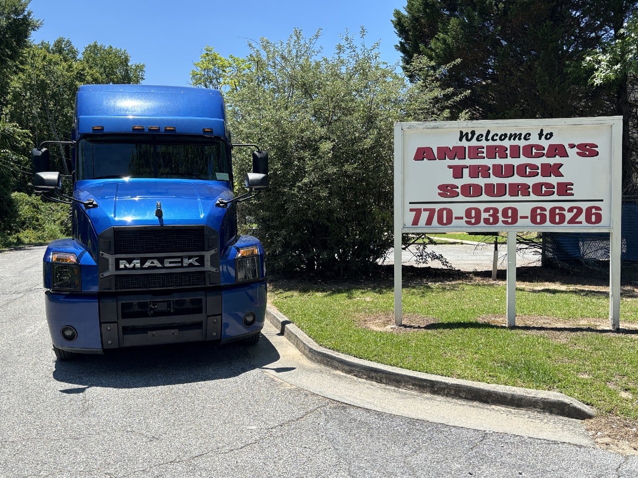 USED 2019 MACK ANTHEM TANDEM AXLE SLEEPER TRUCK #10596 USED 2019 MACK ANTHEM TANDEM AXLE SLEEPER TRUCK #10596