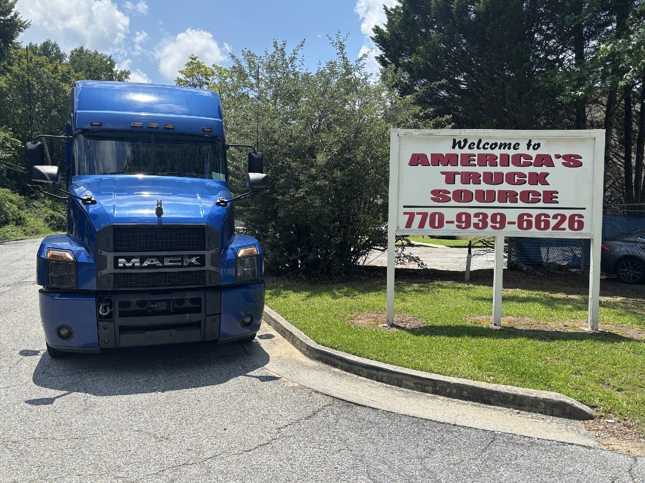USED 2019 MACK ANTHEM TANDEM AXLE SLEEPER TRUCK #10611 USED 2019 MACK ANTHEM TANDEM AXLE SLEEPER TRUCK #10611
