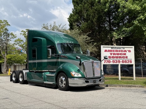 2021 KENWORTH T680 Tandem Axle Sleeper #10615