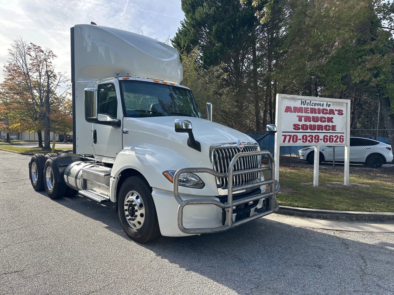 USED 2019 INTERNATIONAL LT625 TANDEM AXLE DAYCAB TRUCK #10617 USED 2019 INTERNATIONAL LT625 TANDEM AXLE DAYCAB TRUCK #10617