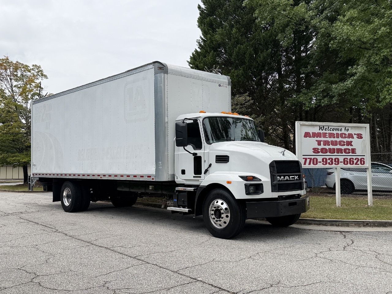 USED 2024 MACK MD6 BOX VAN TRUCK #10623 USED 2024 MACK MD6 BOX VAN TRUCK #10623