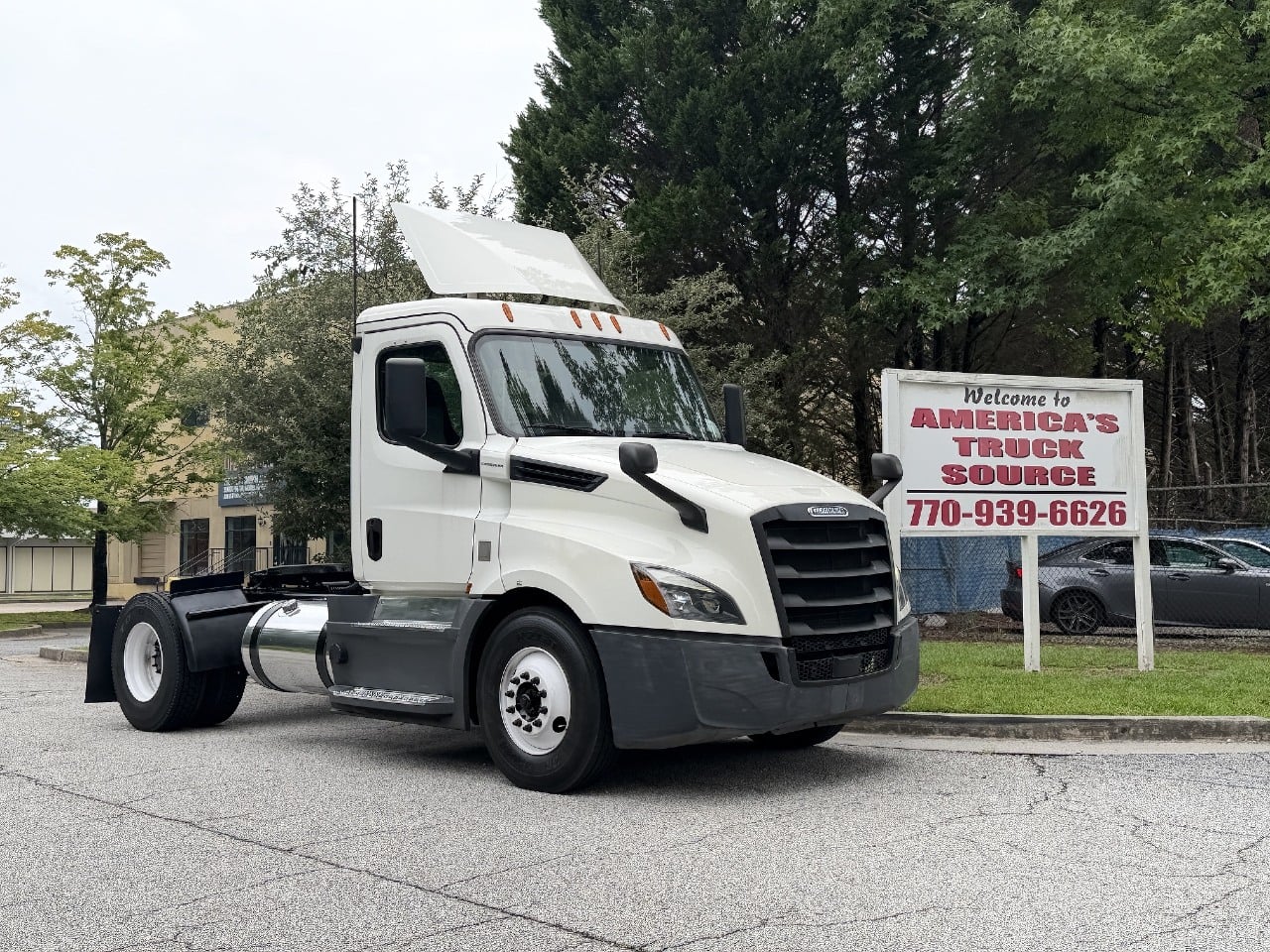 USED 2020 FREIGHTLINER CA126 SINGLE AXLE DAYCAB TRUCK #10630 USED 2020 FREIGHTLINER CA126 SINGLE AXLE DAYCAB TRUCK #10630
