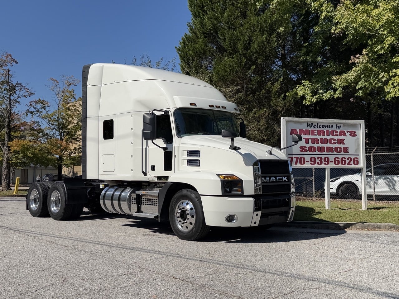 USED 2020 MACK ANTHEM TANDEM AXLE SLEEPER TRUCK #10642 USED 2020 MACK ANTHEM TANDEM AXLE SLEEPER TRUCK #10642
