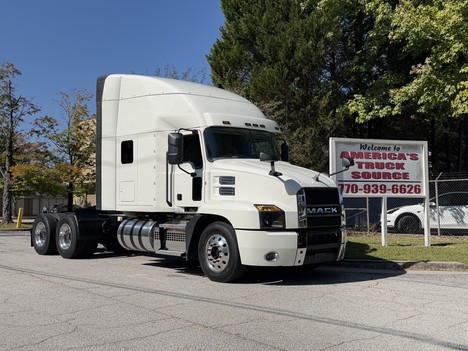 2020 MACK ANTHEM Tandem Axle Sleeper #10642