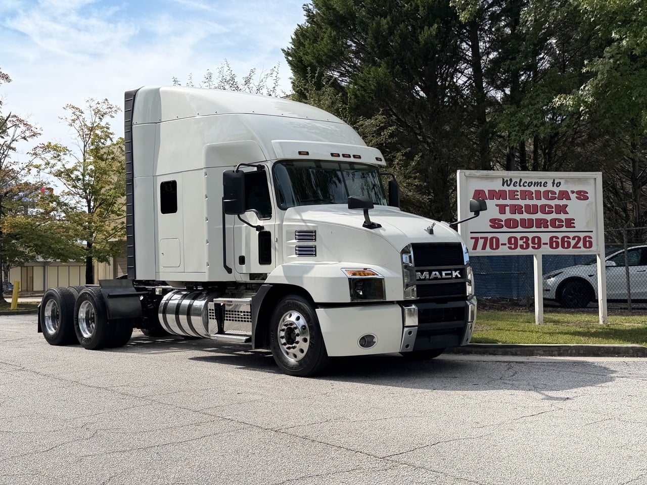 USED 2020 MACK ANTHEM TANDEM AXLE SLEEPER TRUCK #10654 USED 2020 MACK ANTHEM TANDEM AXLE SLEEPER TRUCK #10654