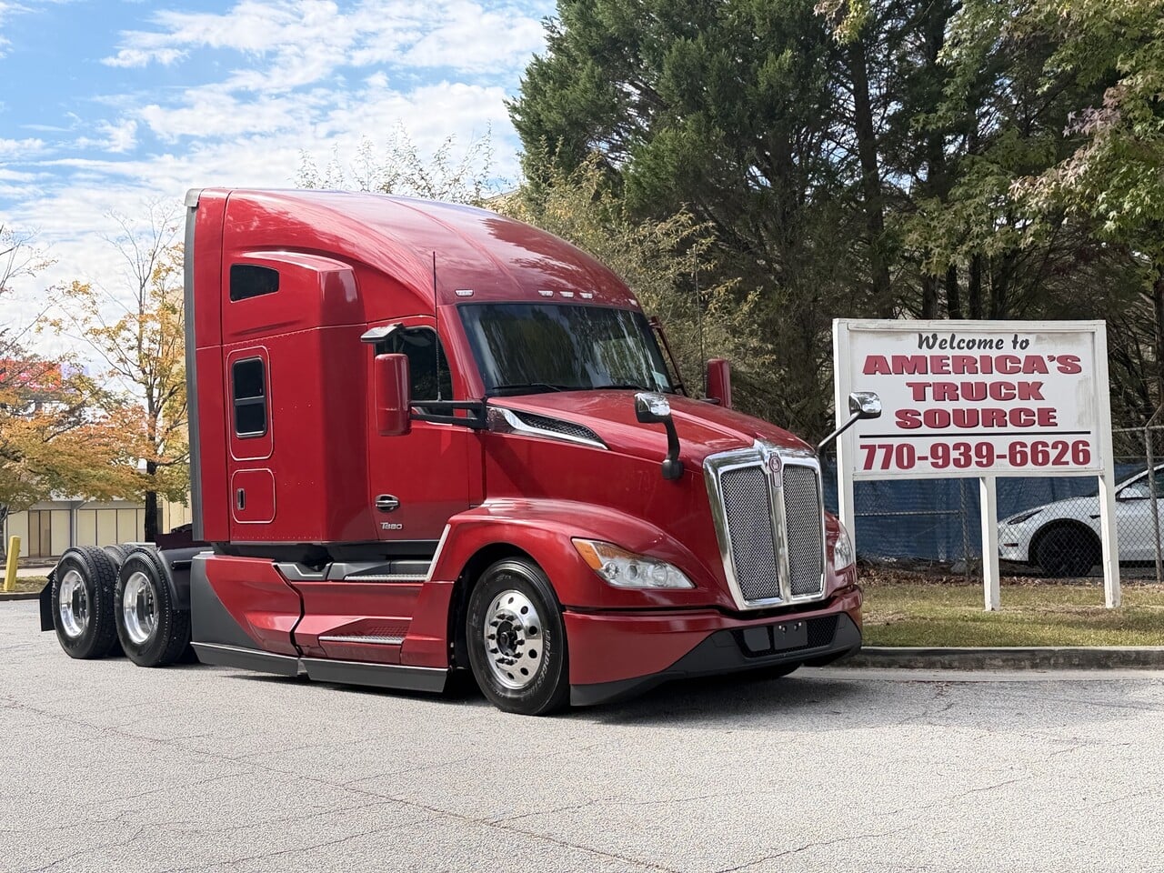 USED 2022 KENWORTH T680 NEXGEN TANDEM AXLE SLEEPER TRUCK #10669 USED 2022 KENWORTH T680 NEXGEN TANDEM AXLE SLEEPER TRUCK #10669