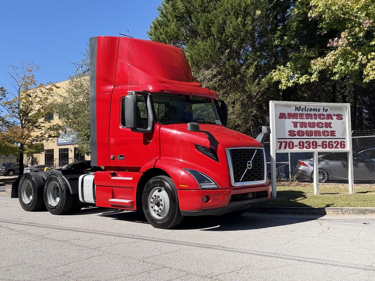 USED 2022 VOLVO VNR64T TANDEM AXLE DAYCAB TRUCK #10701 USED 2022 VOLVO VNR64T TANDEM AXLE DAYCAB TRUCK #10701