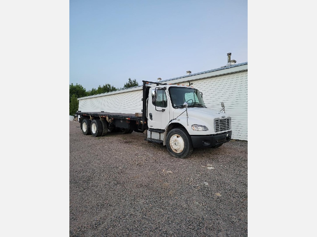 2005 FREIGHTLINER M2 TANDEM AXLE READY TO Flatbed Truck #1