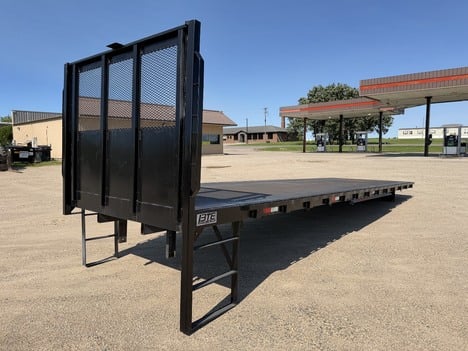 BAYER 28 ft. Flatbed Flatbed Body #1096 BAYER 28 ft. Flatbed Flatbed Body #1096