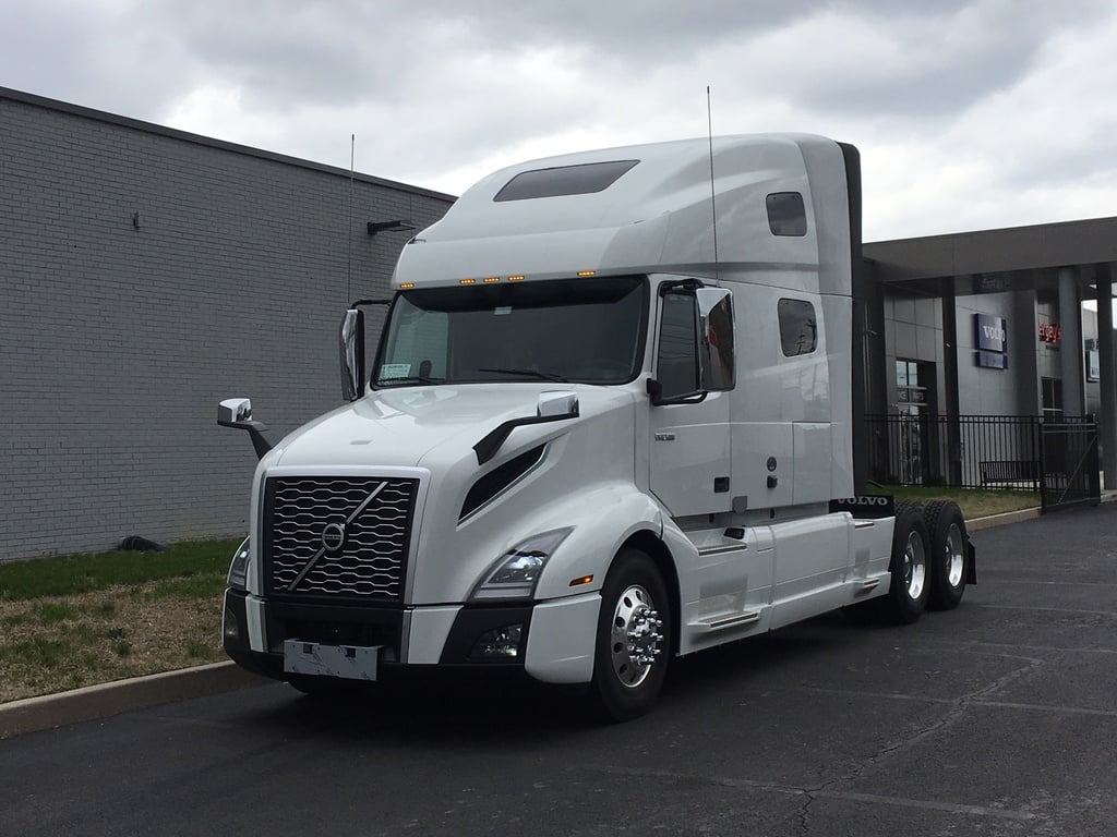 NEW 2019 VOLVO VNL64T760 TANDEM AXLE SLEEPER FOR SALE 7144