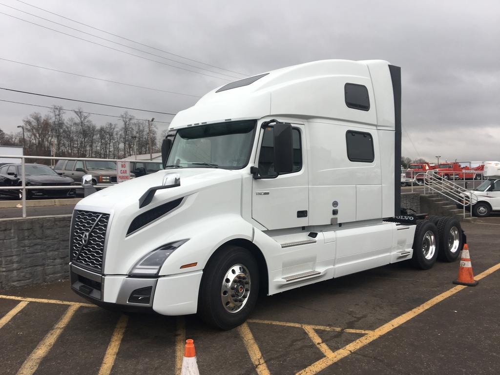 NEW 2019 VOLVO VNL64T860 TANDEM AXLE SLEEPER FOR SALE 7986