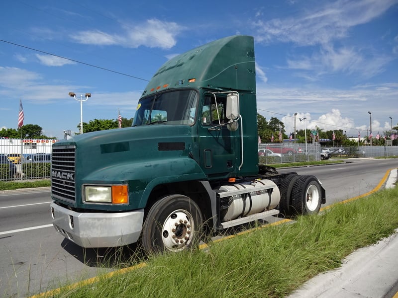 Single Axle Daycabs For Sale Truck N Trailer Magazine