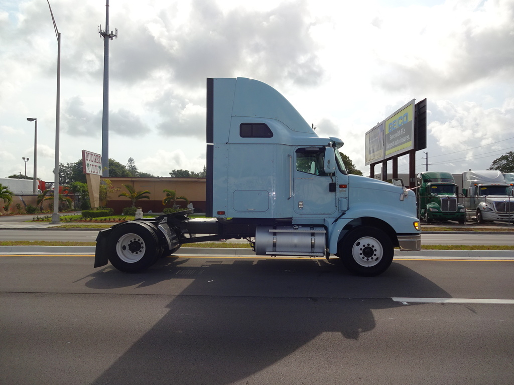 TRACTORS SEMIS FOR SALE