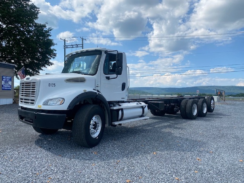 2011 FREIGHTLINER M2112 Cab Chassis Truck #1