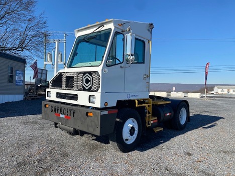 2017 CAPACITY TJ5000 Yard Jockey - Spotter