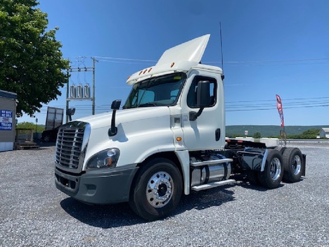2016 FREIGHTLINER Cascadia Tandem Axle Daycab