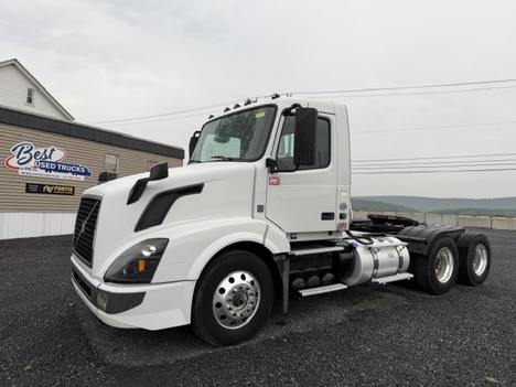 2016 VOLVO VNL64T Tandem Axle Daycab #12898