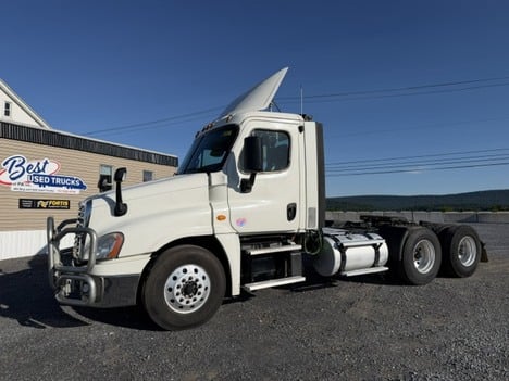 2020 FREIGHTLINER Cascadia CA125DC Tandem Axle Daycab #12907