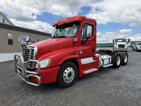 2018-freightliner-cascadia-ca125dc-tandem-axle-daycab #12914