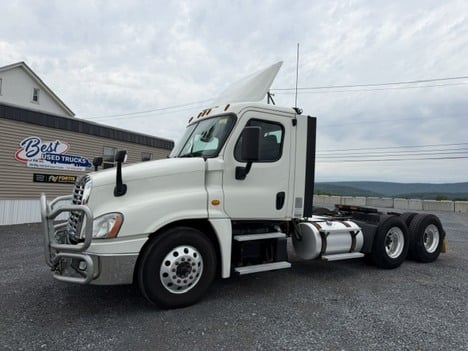 2018 FREIGHTLINER Cascadia CA125DC Tandem Axle Daycab #12918