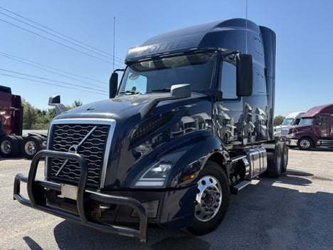 2019 VOLVO VNL 760 Tandem Axle Sleeper #1174