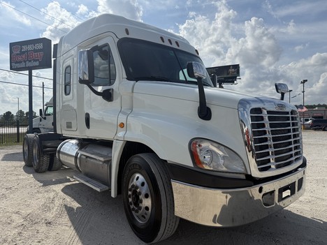 2019 FREIGHTLINER CASCADIA 125 Tandem Axle Sleeper #1178