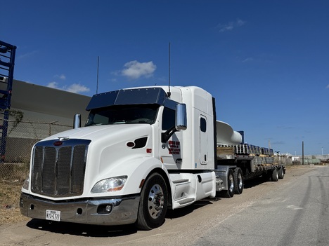 2017 PETERBILT 579 Tandem Axle Sleeper #1179