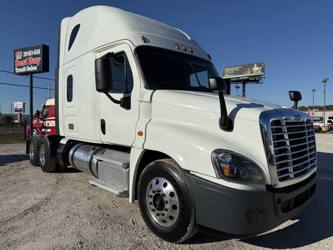 2020 FREIGHTLINER CASCADIA 125 Tandem Axle Sleeper #1182
