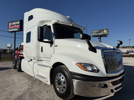 2019 INTERNATIONAL LT 625 Tandem Axle Sleeper #1183