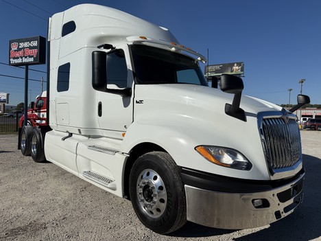 2019 INTERNATIONAL LT 625 Tandem Axle Sleeper #1184