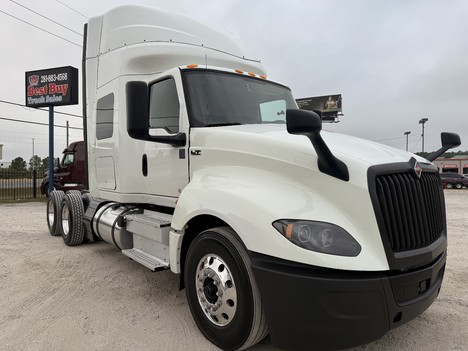 2019 INTERNATIONAL LT 625 Tandem Axle Sleeper #1189
