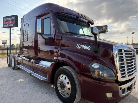 2016 FREIGHTLINER CASCADIA 125 Tandem Axle Sleeper #1190