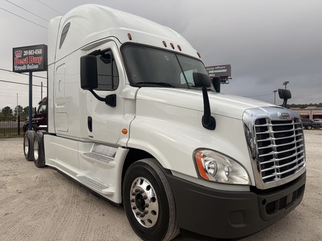 2018 FREIGHTLINER CASCADIA 125 Tandem Axle Sleeper #1192