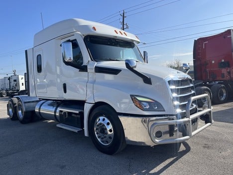 2022 FREIGHTLINER Cascadia 126 Tandem Axle Sleeper #1200 2022 FREIGHTLINER Cascadia 126 Tandem Axle Sleeper #1200