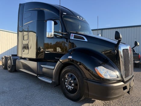 2022 KENWORTH T680 Tandem Axle Sleeper #1204 2022 KENWORTH T680 Tandem Axle Sleeper #1204