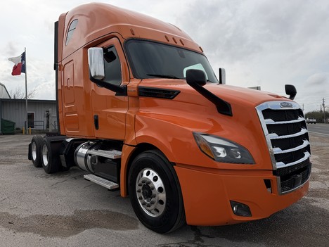 2019 FREIGHTLINER CASCADIA 126 Single Axle Sleeper #1225