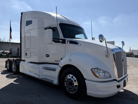 2020 KENWORTH T680 Tandem Axle Sleeper #1242 2020 KENWORTH T680 Tandem Axle Sleeper #1242