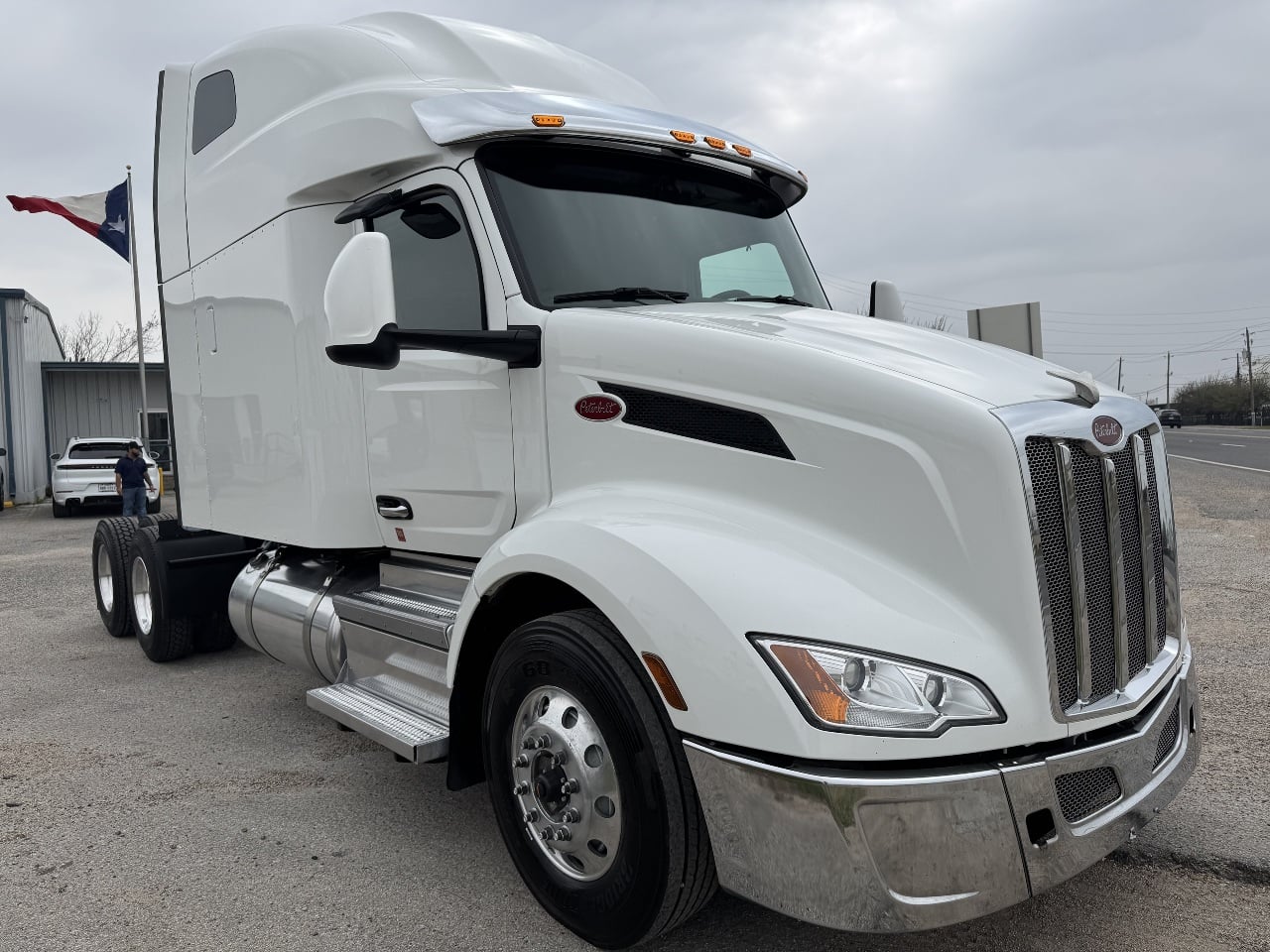 2023 PETERBILT 579 Tandem Axle Sleeper #1 2023 PETERBILT 579 Tandem Axle Sleeper #1
