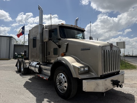 2008 KENWORTH T800 Tandem Axle Sleeper #1262