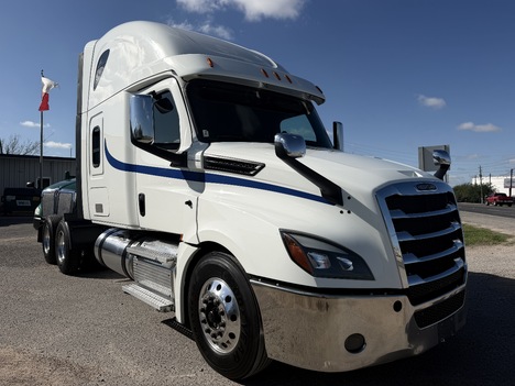 2020 FREIGHTLINER CASCADIA 126 Tandem Axle Sleeper #1271