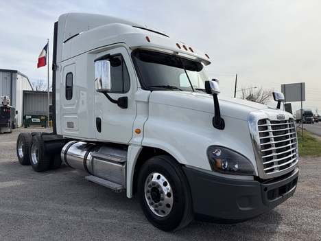 2018 FREIGHTLINER CASCADIA 125 Tandem Axle Sleeper #1285
