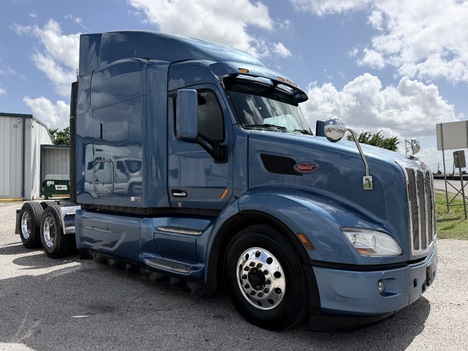 2019-peterbilt-579-tandem-axle-sleeper #1303