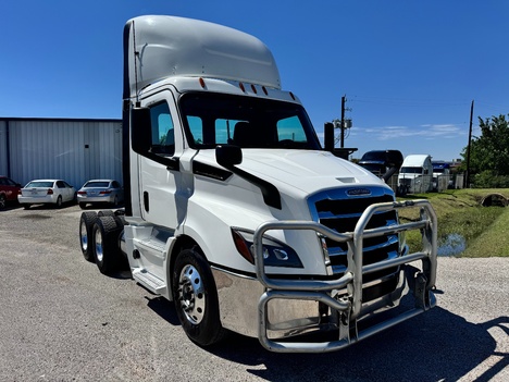 2020 FREIGHTLINER 126 Tandem Axle Daycab #1314
